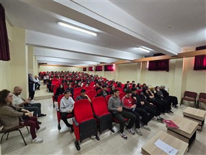 Bölümümüz akademisyenleri Aksaray Yunus Emre Anadolu Lisesi öğrencilerine kariyer seçimi konusunda bilgi vermek amacıyla düzenlenen söyleşiye katıldı