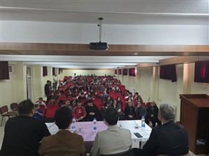 Bölümümüz akademisyenleri Aksaray Yunus Emre Anadolu Lisesi öğrencilerine kariyer seçimi konusunda bilgi vermek amacıyla düzenlenen söyleşiye katıldı